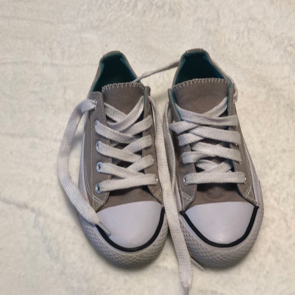 Airwalk, children’s, tan sneakers, size 12.5